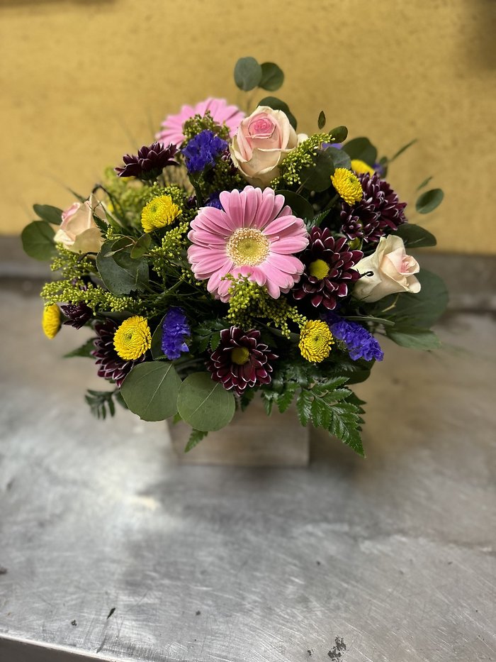 Spring Sentiments in wood cube