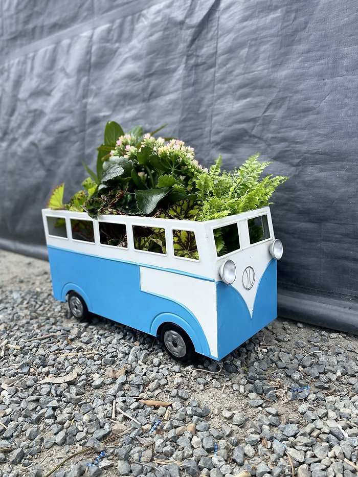 VW bus planter