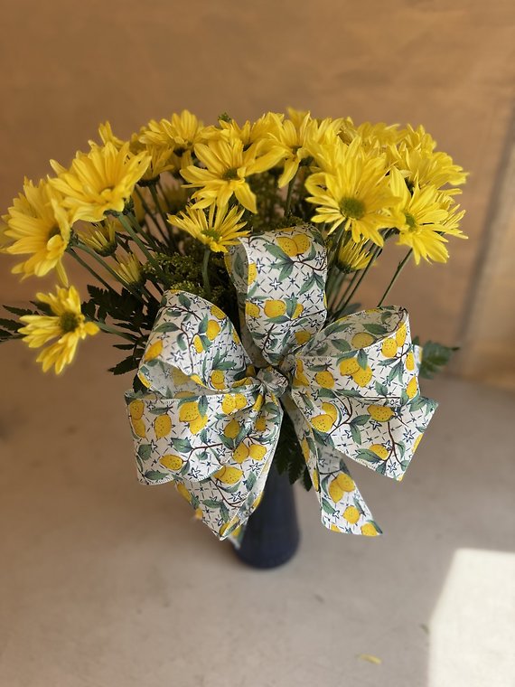 daisy arrangement